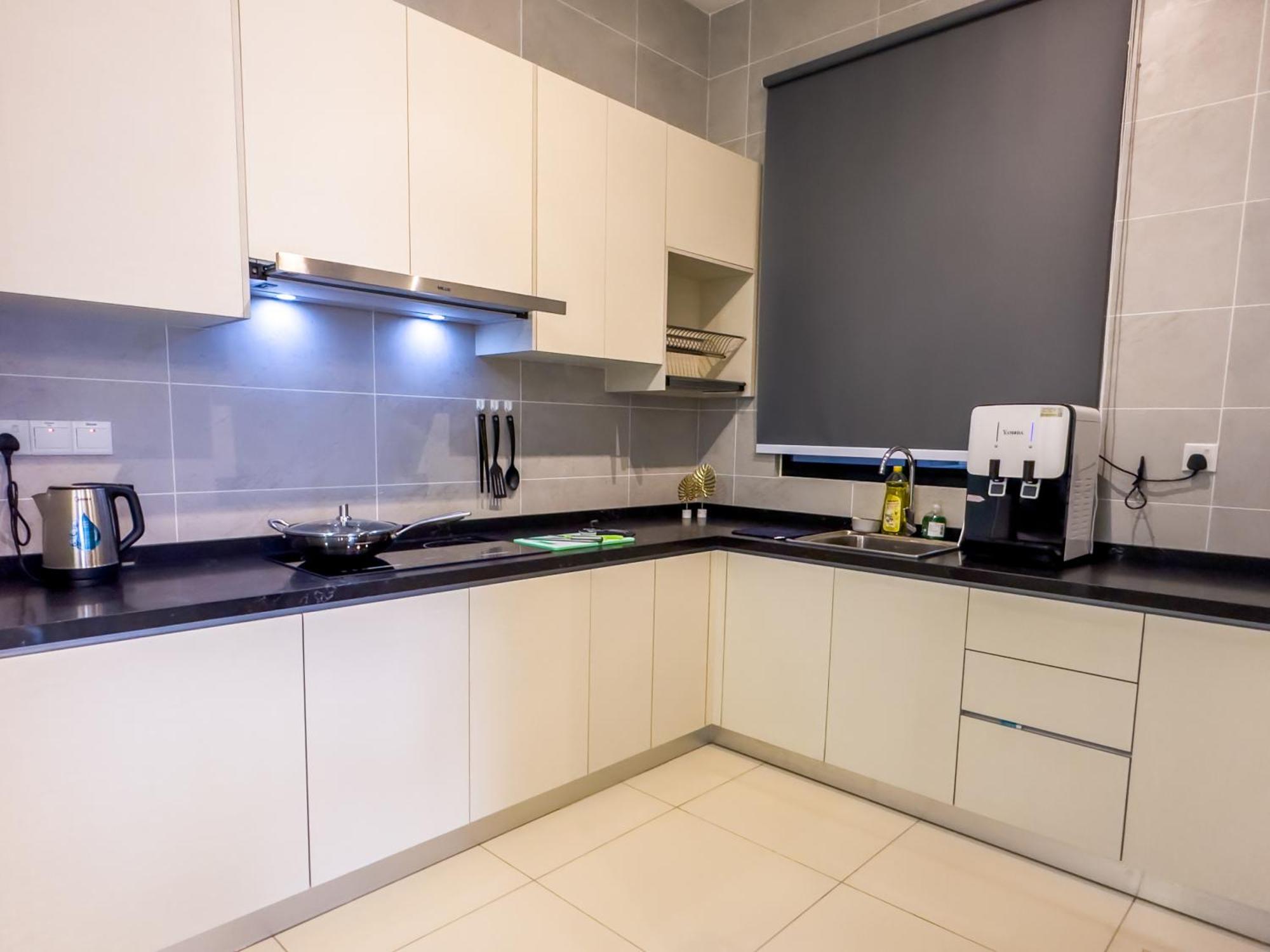 Twin Tower Residence By Nest Home【5 Mins Walk To Ciq】 新山 外观 照片