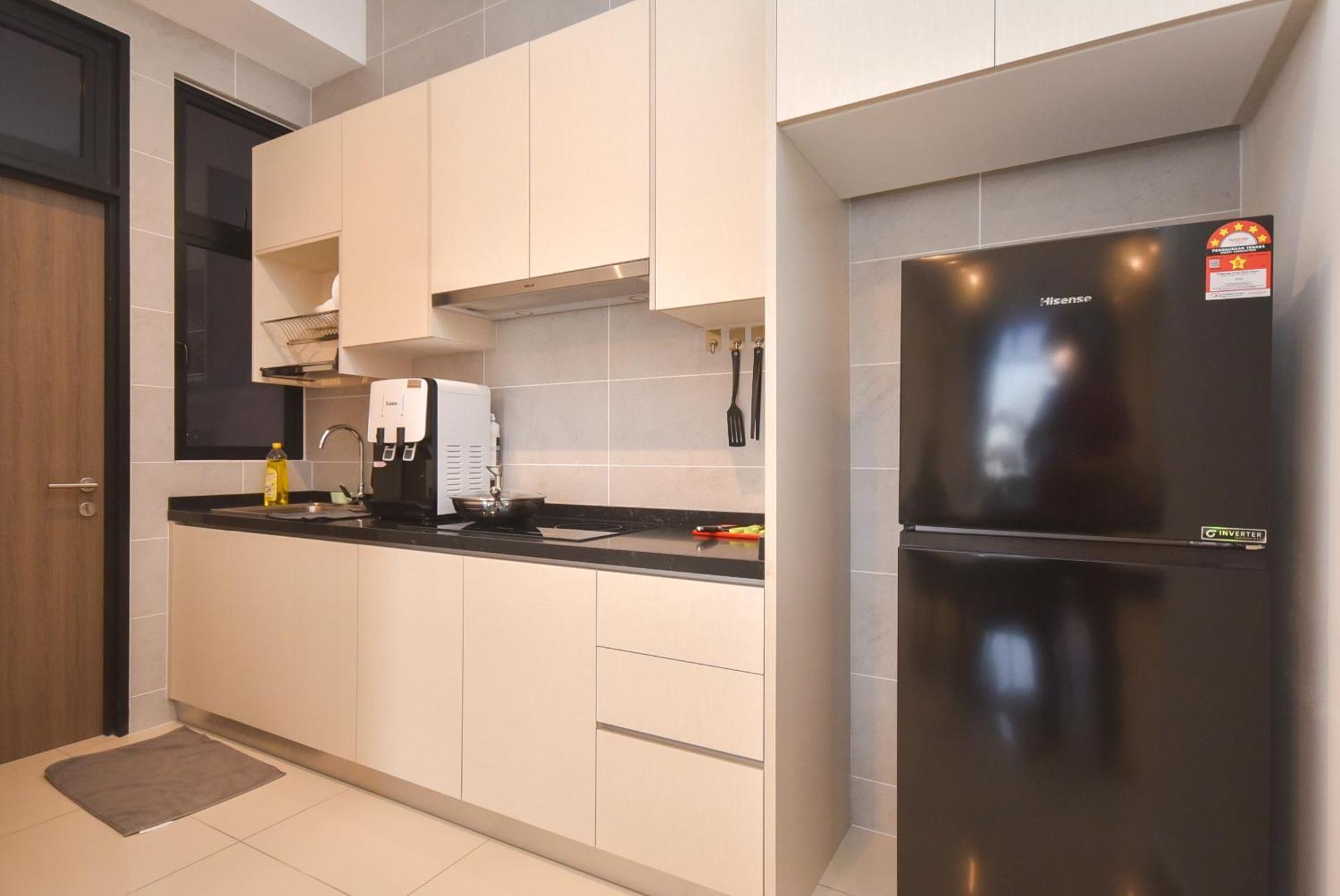 Twin Tower Residence By Nest Home【5 Mins Walk To Ciq】 新山 外观 照片