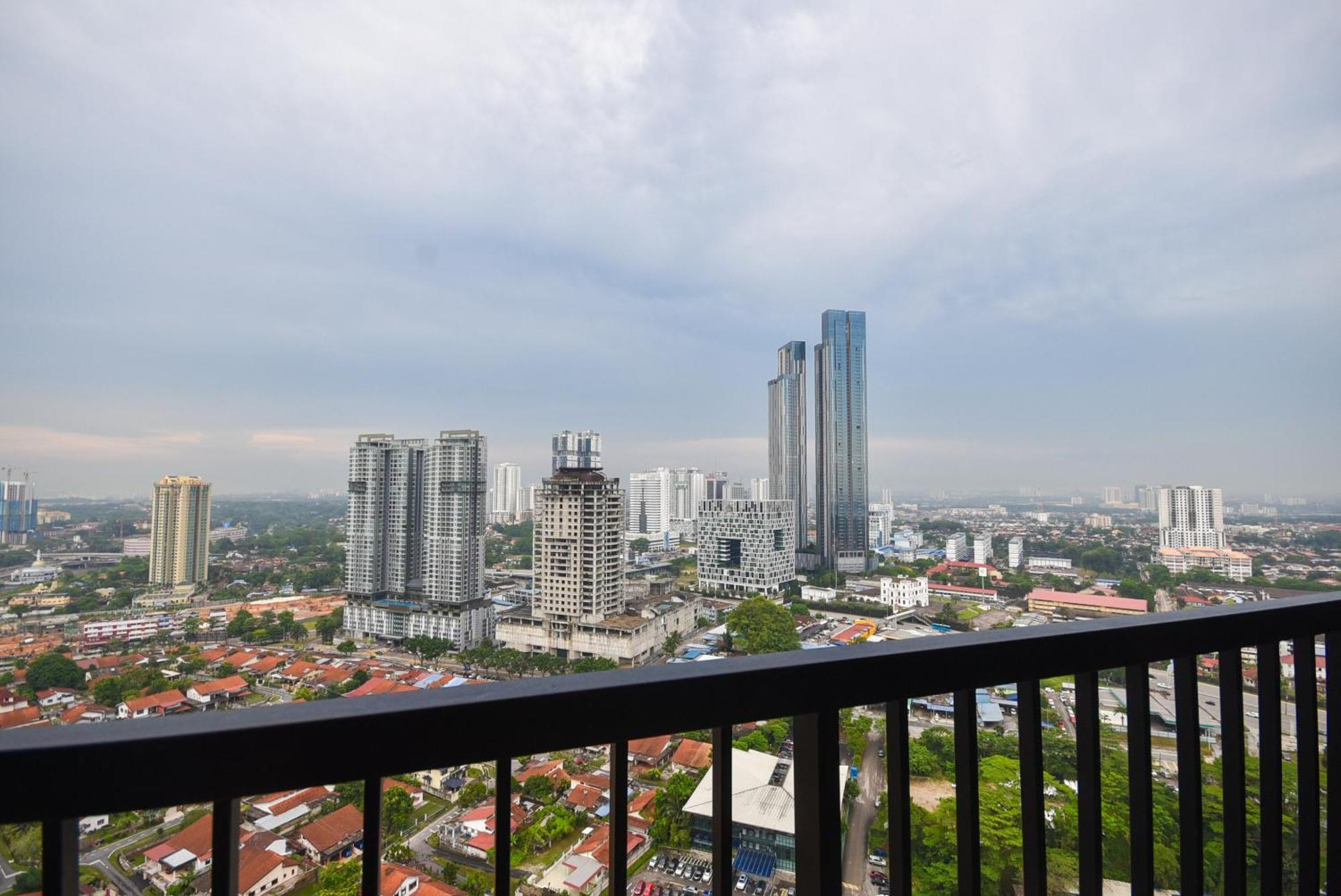 Twin Tower Residence By Nest Home【5 Mins Walk To Ciq】 新山 外观 照片